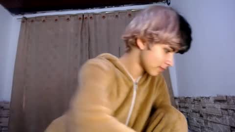 Snapshot of darasweet20 chatting on April 2026 10:20:01 PM DARA online show from April 2026 10:20:01 PM