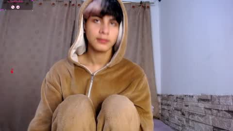 Snapshot of darasweet20 chatting on April 2026 11:32:02 PM DARA online show from April 2026 11:32:02 PM