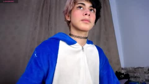 Snapshot of darasweet20 chatting on April 2026 10:45:02 PM DARA online show from April 2026 10:45:02 PM