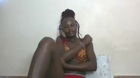 ESTHER online show from February 2025 10:46:01 AM