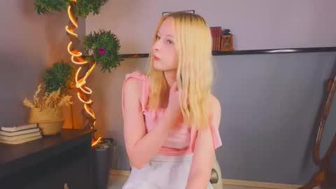 Kami online show from November 2025 02:37:02 AM