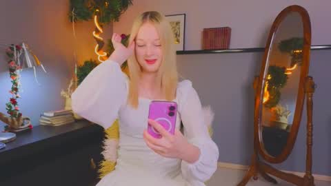 Kami online show from December 2025 03:23:01 AM