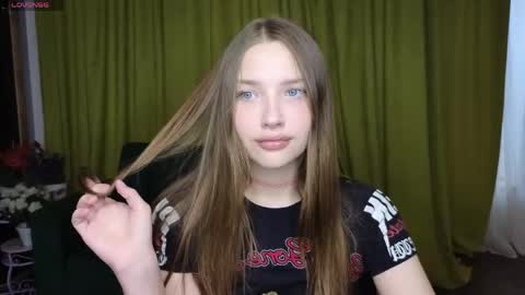 Snapshot of dariaangels chatting on March 2026 12:43:02 PM dariaangels online show from March 2026 12:43:02 PM