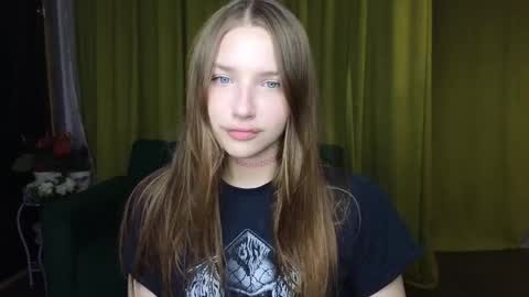 Snapshot of dariaangels chatting on April 2026 05:33:01 PM dariaangels online show from April 2026 05:33:01 PM