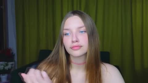 Snapshot of dariaangels chatting on April 2026 11:32:01 AM dariaangels online show from April 2026 11:32:01 AM