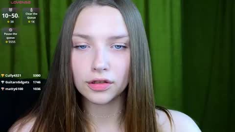 Snapshot of dariaangels chatting on April 2026 11:53:01 PM dariaangels online show from April 2026 11:53:01 PM