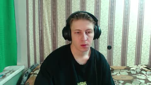 Snapshot of darienlarge chatting on October 2025 03:40:01 AM darienlarge online show from October 2025 03:40:01 AM
