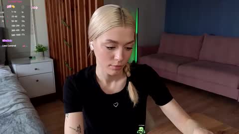 Snapshot of darilboom chatting on March 2026 12:44:02 PM darilboom online show from March 2026 12:44:02 PM