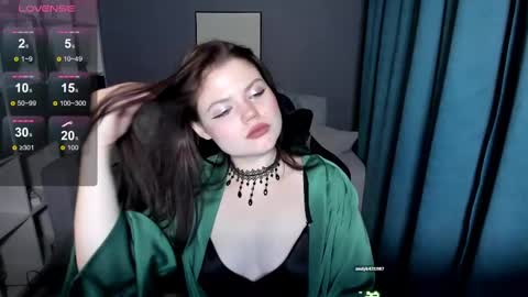 Snapshot of darina_wilson chatting on January 2025 12:05:02 AM Dari the it woman online show from January 2025 12:05:02 AM