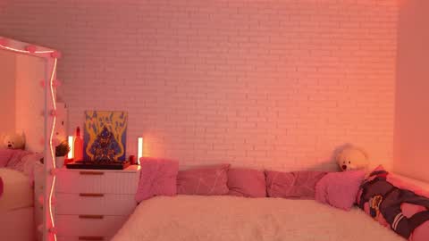 Snapshot of darinek0 chatting on April 2026 04:18:01 AM Neko online show from April 2026 04:18:01 AM