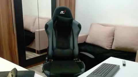 darius_94 online show from October 2025 05:17:02 AM