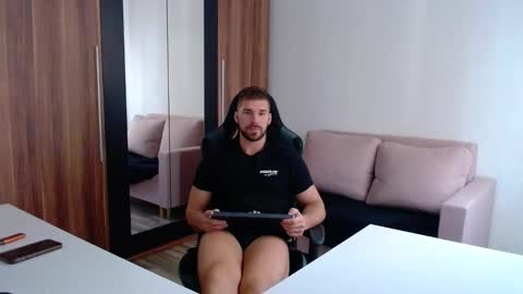 darius_94 online show from October 2025 11:55:01 AM