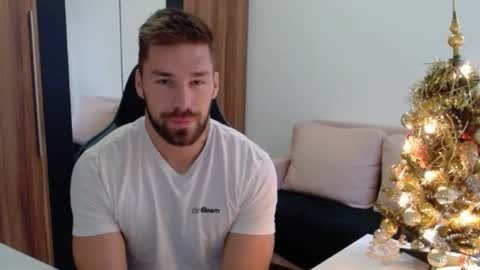 darius_94 online show from December 2025 07:24:01 AM