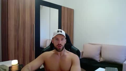 darius_94 online show from February 2026 06:40:02 AM