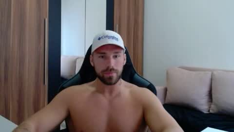 darius_94 online show from February 2026 11:05:02 AM
