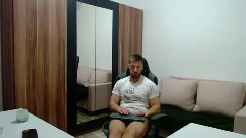 darius_94 online show from February 2026 05:33:02 AM