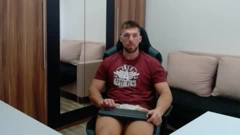darius_94 online show from February 2026 12:28:01 PM