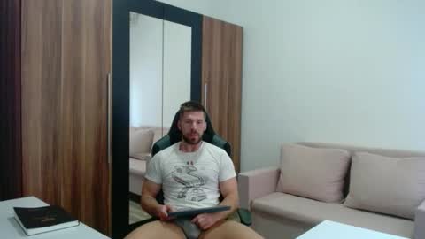 darius_94 online show from March 2026 11:50:02 AM