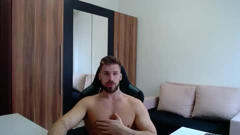 darius_94 online show from March 2026 10:37:02 AM