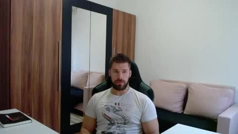 darius_94 online show from April 2026 04:51:01 AM