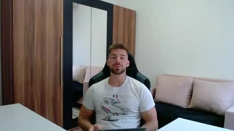 darius_94 online show from May 2026 03:57:02 AM