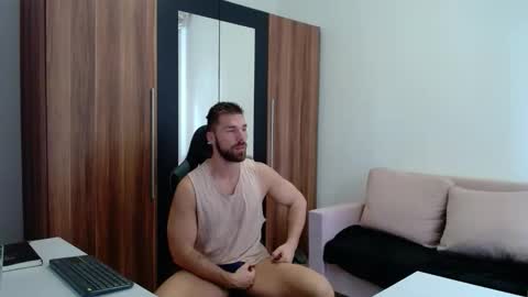 darius_94 online show from June 2026 07:11:02 AM