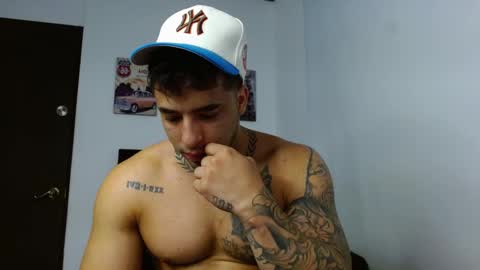 Darius Phoenix  online show from November 2025 11:29:01 PM