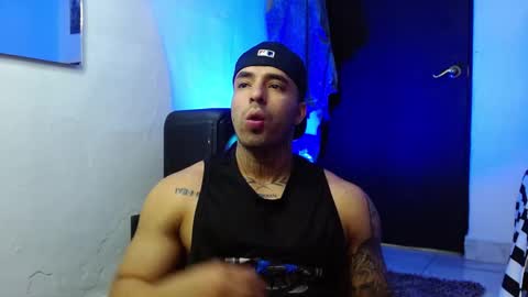 Darius Phoenix  online show from November 2025 07:57:02 PM