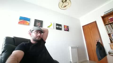 Snapshot of dariux_m chatting on March 2026 02:17:01 PM dariux_m online show from March 2026 02:17:01 PM