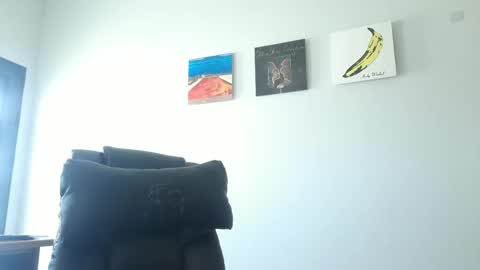 Snapshot of dariux_m chatting on June 2026 02:06:02 PM dariux_m online show from June 2026 02:06:02 PM