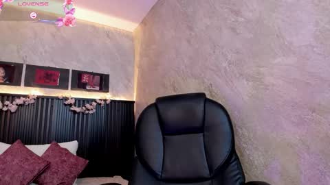 Snapshot of dark__nymph chatting on October 2025 12:24:02 PM Dark online show from October 2025 12:24:02 PM