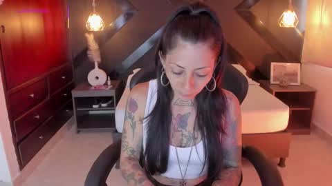 Snapshot of dark_gotica chatting on September 2025 09:15:02 PM M I K A E L A online show from September 2025 09:15:02 PM