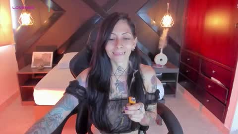 Snapshot of dark_gotica chatting on September 2025 07:27:02 PM M I K A E L A online show from September 2025 07:27:02 PM