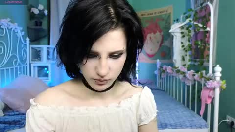 Snapshot of dark_vamp_ chatting on February 2025 04:04:02 PM Vamp online show from February 2025 04:04:02 PM