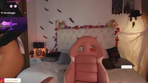 Angel Darcy  online show from October 2025 10:19:01 PM