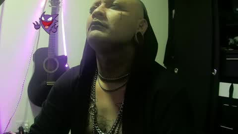 darkclothes online show from January 2025 11:34:01 AM