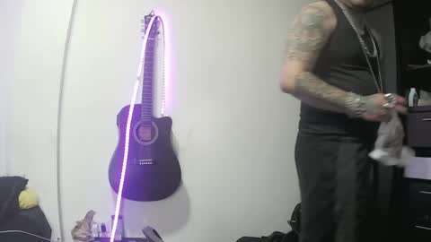 darkclothes online show from February 2025 11:10:01 AM