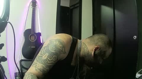 darkclothes online show from February 2025 05:08:01 AM