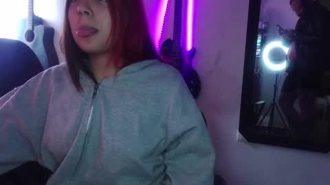 darkclothes online show from February 2025 12:13:02 PM