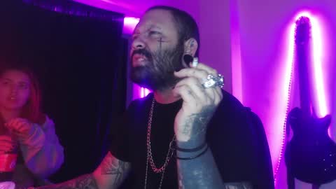 darkclothes online show from February 2025 04:03:02 AM