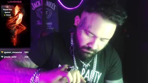 darkclothes online show from October 2025 07:50:01 AM