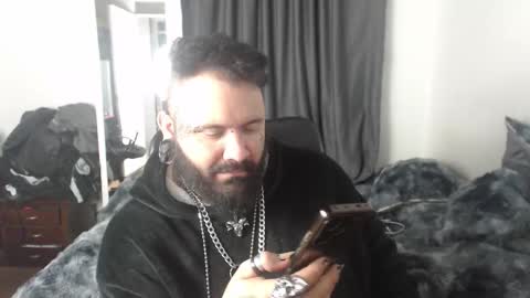 darkclothes online show from October 2025 02:56:01 AM