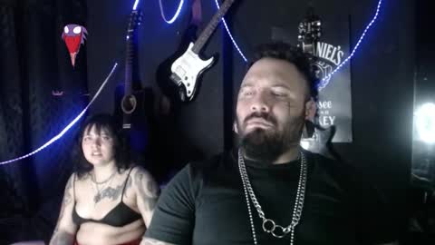 darkclothes online show from November 2025 02:10:01 AM