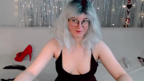 Kelly online show from September 2025 07:01:01 AM