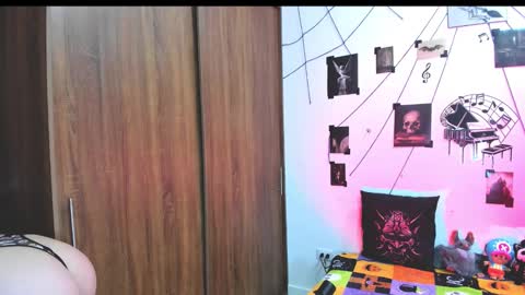 Hi Im Yuri  independent modelhelp me get my 111 hands upuwu online show from September 2025 08:56:01 PM