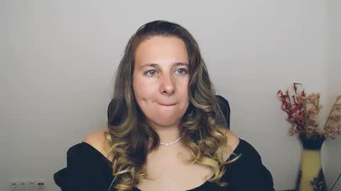 Snapshot of darklure_ chatting on September 2025 09:03:02 PM Anna online show from September 2025 09:03:02 PM