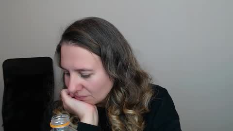 Snapshot of darklure_ chatting on October 2025 04:51:02 PM Anna online show from October 2025 04:51:02 PM