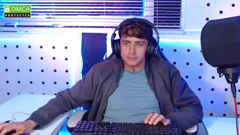 DARKO0717 online show from October 2025 04:39:01 PM