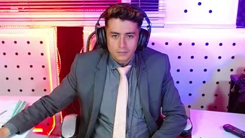 DARKO0717 online show from November 2025 02:48:02 PM