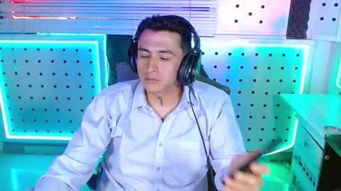 DARKO0717 online show from February 2026 06:36:02 PM